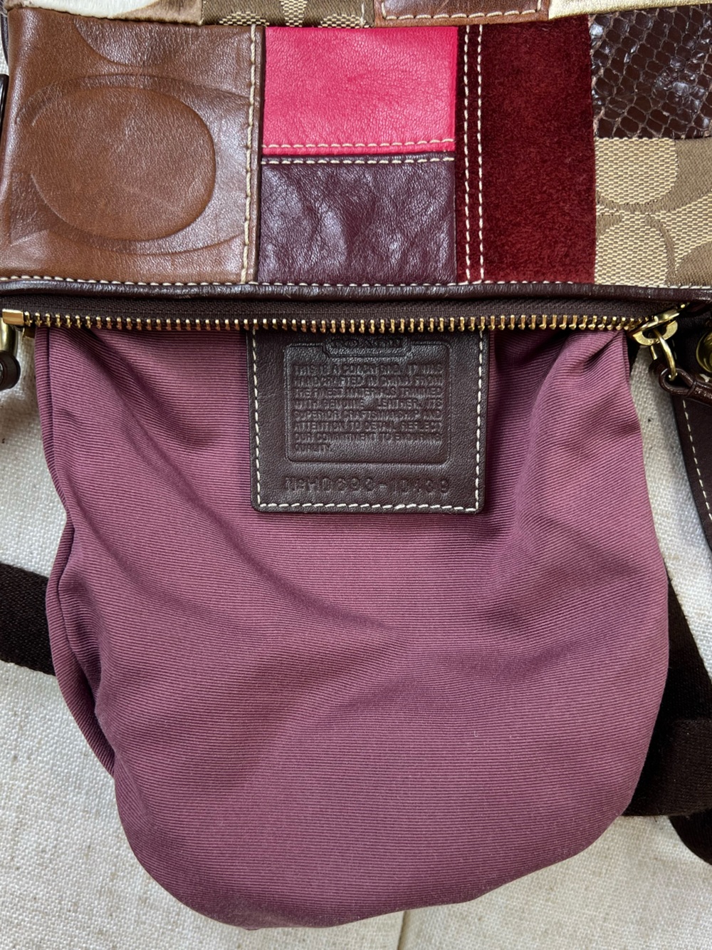 Coach Vintage Y2K Patchwork Signature C Multi-Texture Crossbody Bag H0693-10439 - Picture 8 of 8